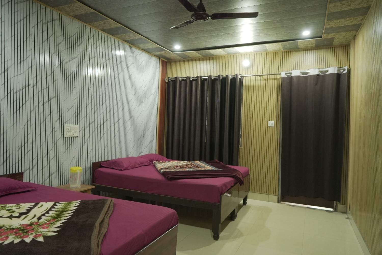 Standard Room Hotel chauhan palace at uttarkashi